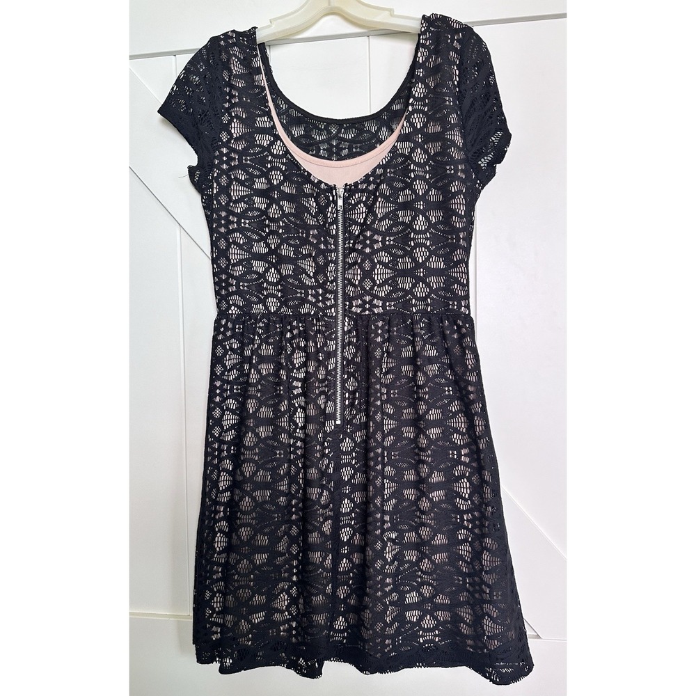 Speechless Short Cap Sleeves Black Lace Beige Lined Fit & Flare Dress Sz 13 - Picture 3 of 6